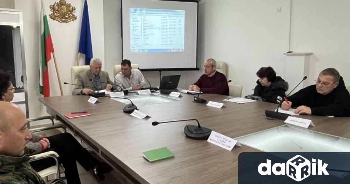 Заместник областният управител Милчо Стефанов председателства заседание на Областната комисия