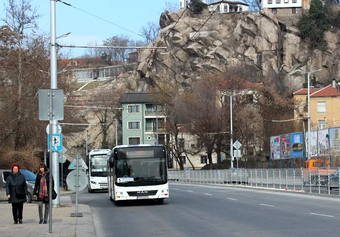 Заради грипната епидемия намаляват автобусите в Пловдив