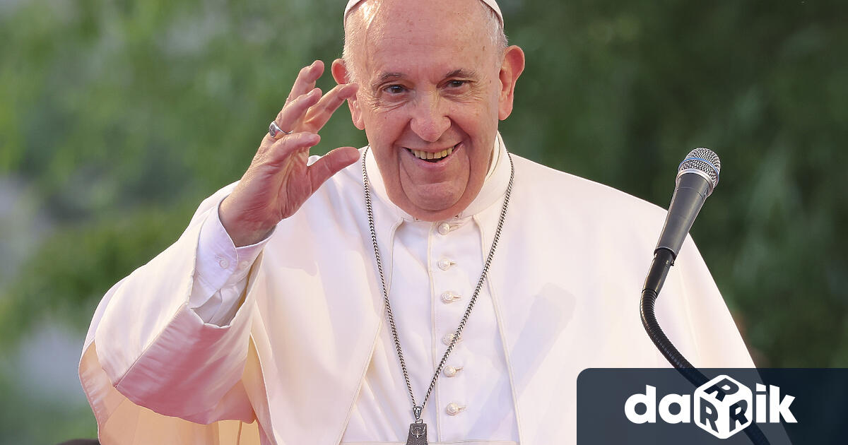 Папа Франциск разкритикува законите, които криминализират хомосексуалността и ги определи