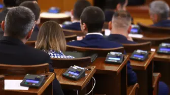 Депутатите приеха наложеното частично вето на Радев върху промените в Закона за енергетиката