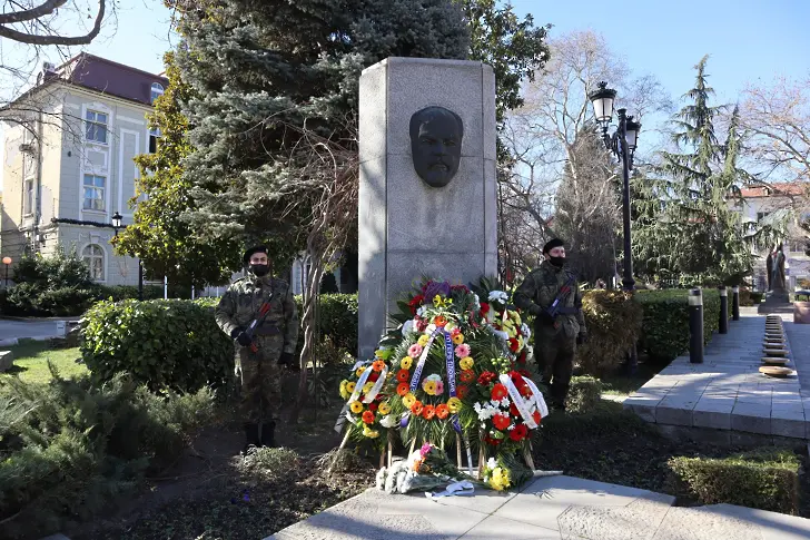 Пловдив отбелязва 169-тата годишнина от рождението на Стефан Стамболов