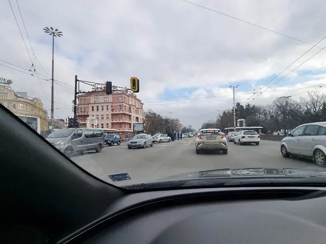 След кражба: Задържаха двама на „Орлов мост” (снимки)