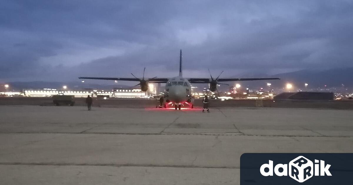 Екипаж от ВВС със самолет Спартан успешно транспортира медицински екип
