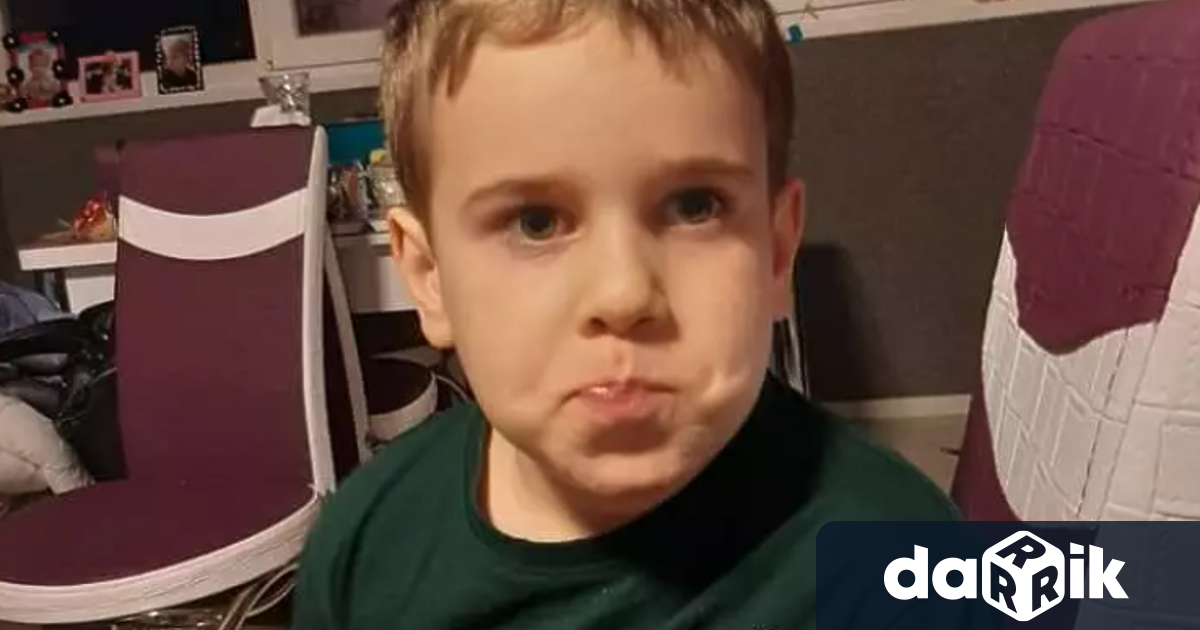 Божидар е на 8 години с атипичен аутизъм от 3