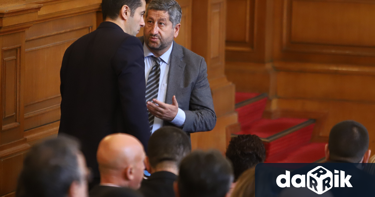 Лесно е да се подиграваме наКирил Петков който импулсивно и