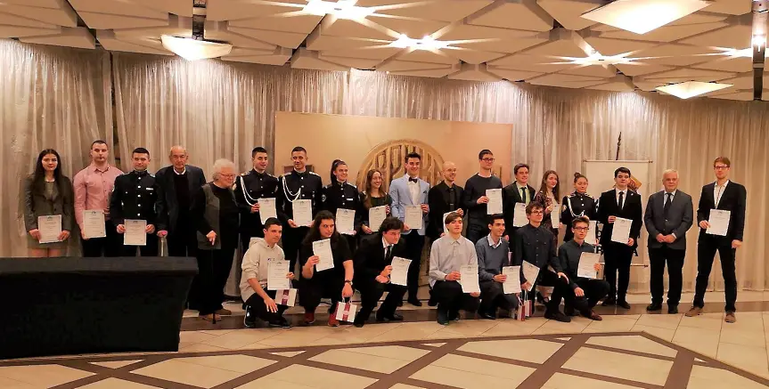 Курсант-сержанти от ВВВУ Георги Бенковски станаха стипендианти на Фондация Еврика