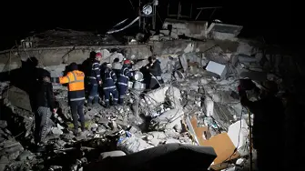 Земетресението: Над 6200 загинали и 26 000 ранени
