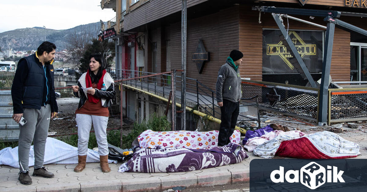 Броени часове след катастрофалното земетресение в Турция и Сирия очакванията