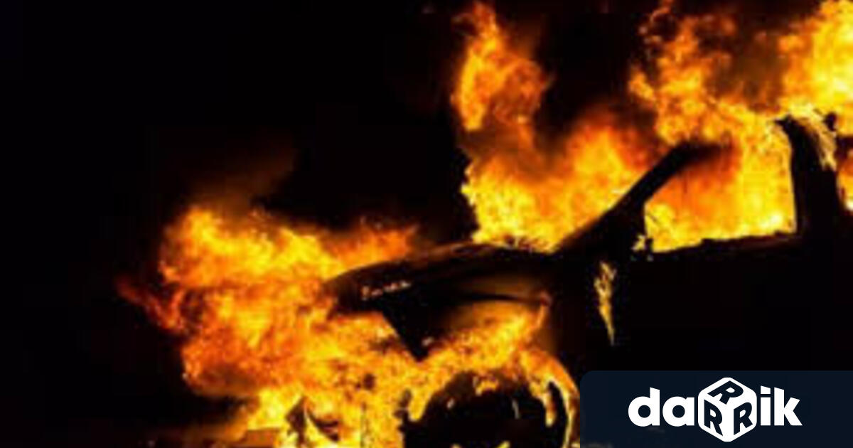 Късо съединение подпали в Лом автомобил Ситроен Пикасо съобщиха от