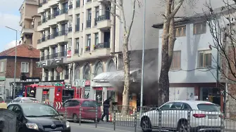 Заведение за бързо хранене пламна в Пловдив