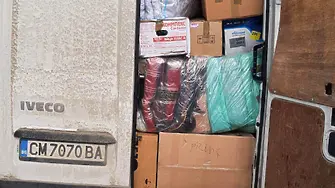 10 микробуса  с дарения потеглят от Смолянско за пострадалите от земетресението в Турция
