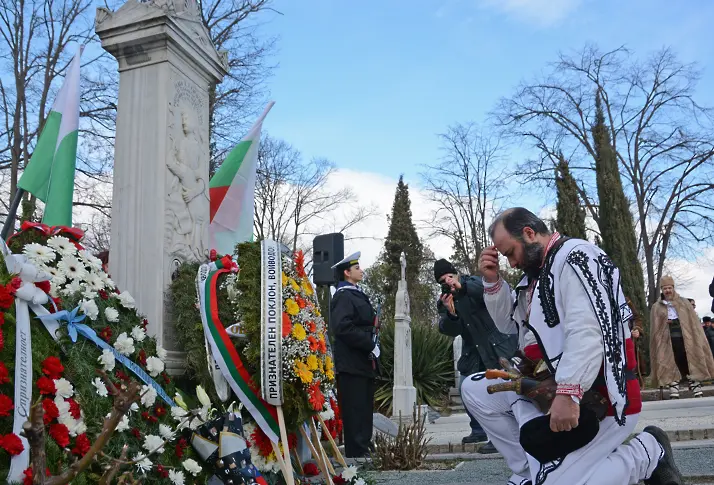 Във Варна почетоха паметта на Капитан Петко войвода (СНИМКИ)