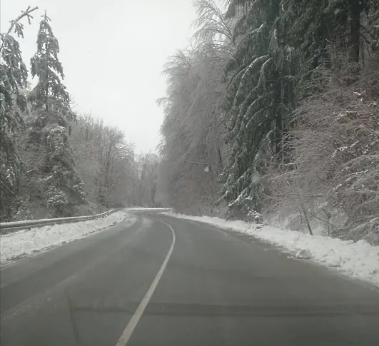 Пътищата в планината над Сливен са проходими при зимни условия