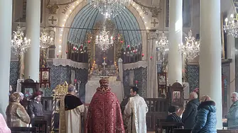Арменската общност празнува „Дярънтарач“. Младоженци прескачаха огън за здраве