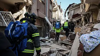 Спасиха двумесечно бебе след 128 часа под руините (видео)