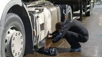 Разследват кражба на дизелово гориво от турски товарен автомобил