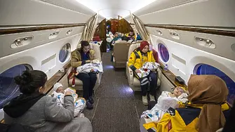 16 спасени бебета сирачета пътуват до Анкара със самолета на Ердоган (снимки)
