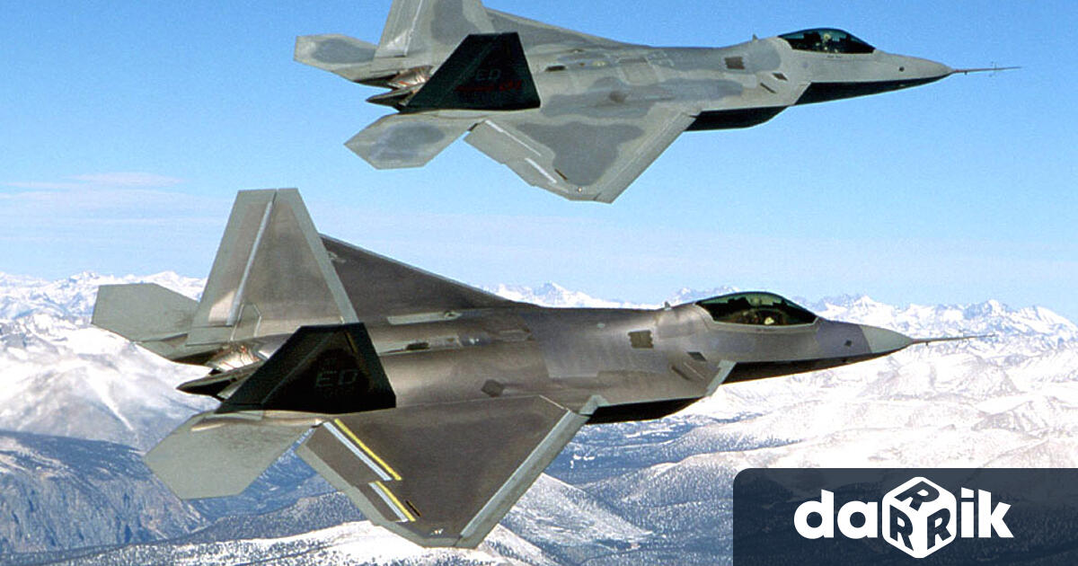Американски изтребител F-22 свали неидентифициран обект над Канада, което е