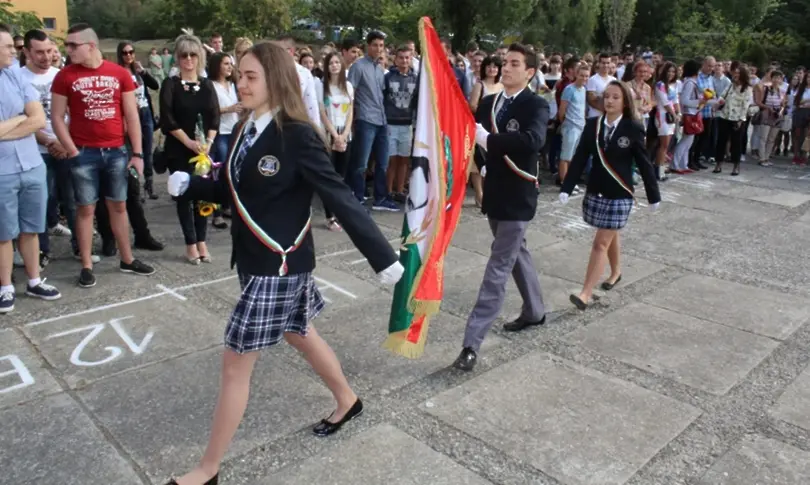 Патронен празник чества Езиковата гимназия в Хасково