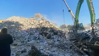 „Не е съдба, а човешка грешка“: Доказано опасна сграда на болница стана гроб на 300 души (видео и снимки)