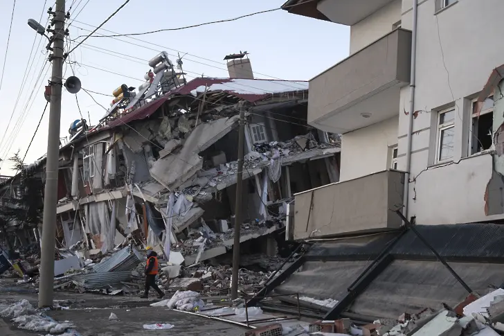 В Елена продължава кампанията в помощ на пострадалите от земетресението 