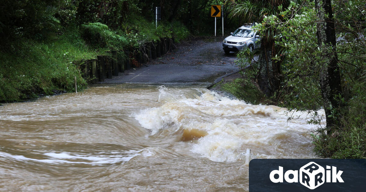 Нова Зеландия обяви извънредно положение след като силната тропическа буря