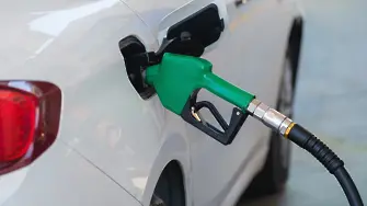 ЕП одобри забраната на продажби на бензинови автомобили до 2035 г.