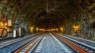 Испания плати €258 млн. за влакове, оказали се твърде широки за тунелите й
