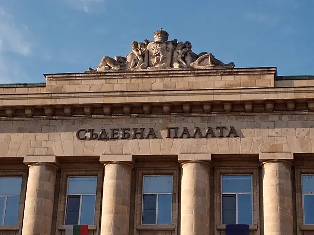 Окончателно 150 лв. глоба за движение в обратната посока в кръгово кръстовище