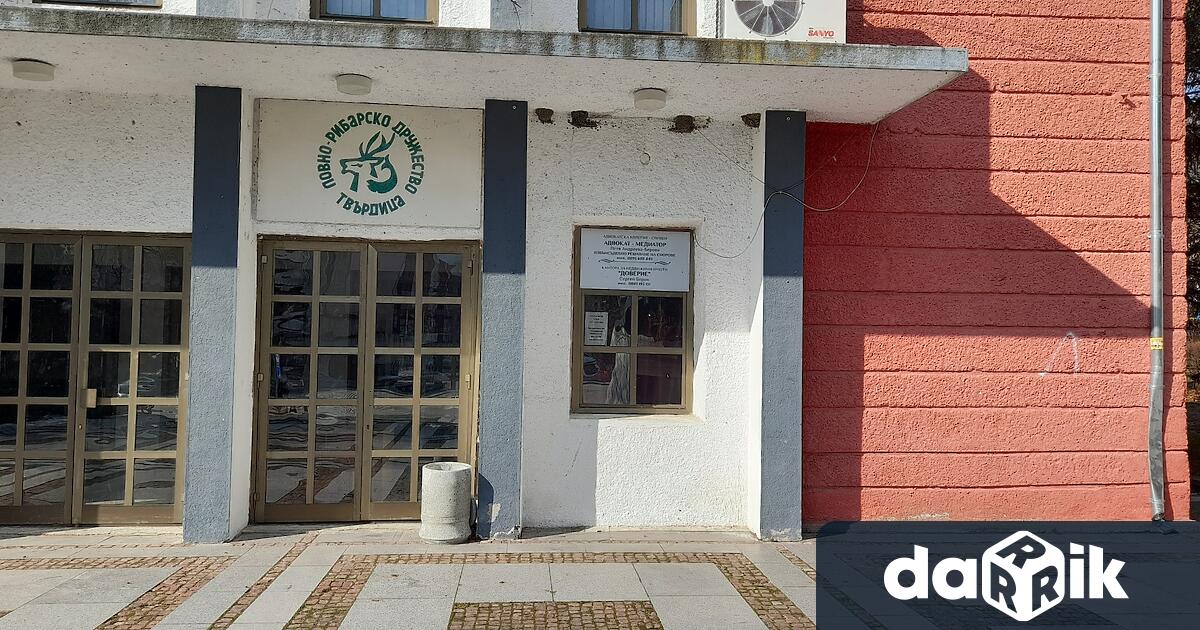 Община Твърдица отчита натовареността на единствената банка в града След