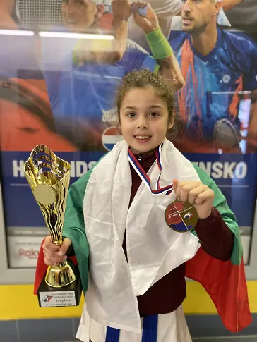 Ванеса Тодорова от КК Мак Доналд със златен медал на Гранд При Словакия