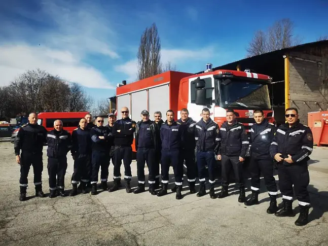 16 пловдивски огнеборци и спасители се завърнаха благополучно след 11-дневна  мисия в Турция