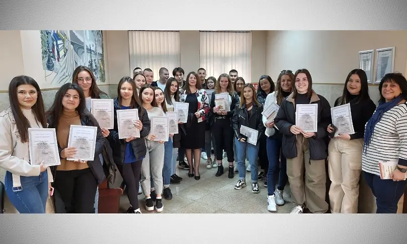 Ученици на открит урок в Административен съд-Хасково