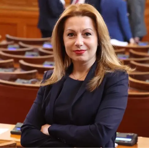 Пловдивчанката Лидия Недева сменя „Български възход“ със „Заедно“ на  Митева и Каримански