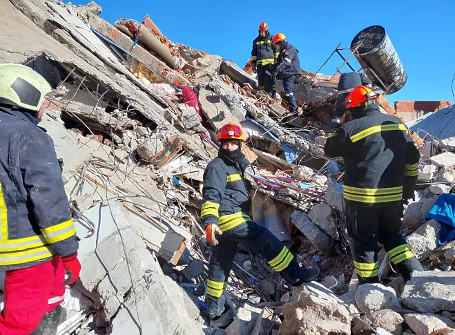 Ръководителят на спасителния ни екип в Турция: Най-страшни бяха погледите на близките на затрупаните