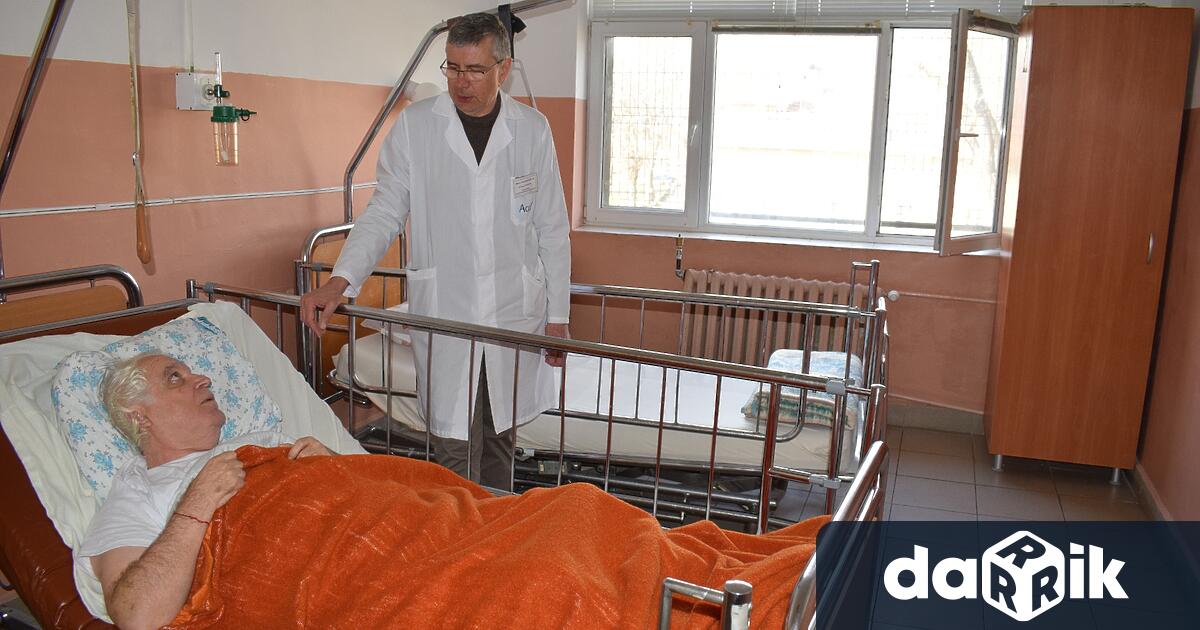 Медици спасиха живота на 64-годишния учител Петьо Дачев, получил тежък