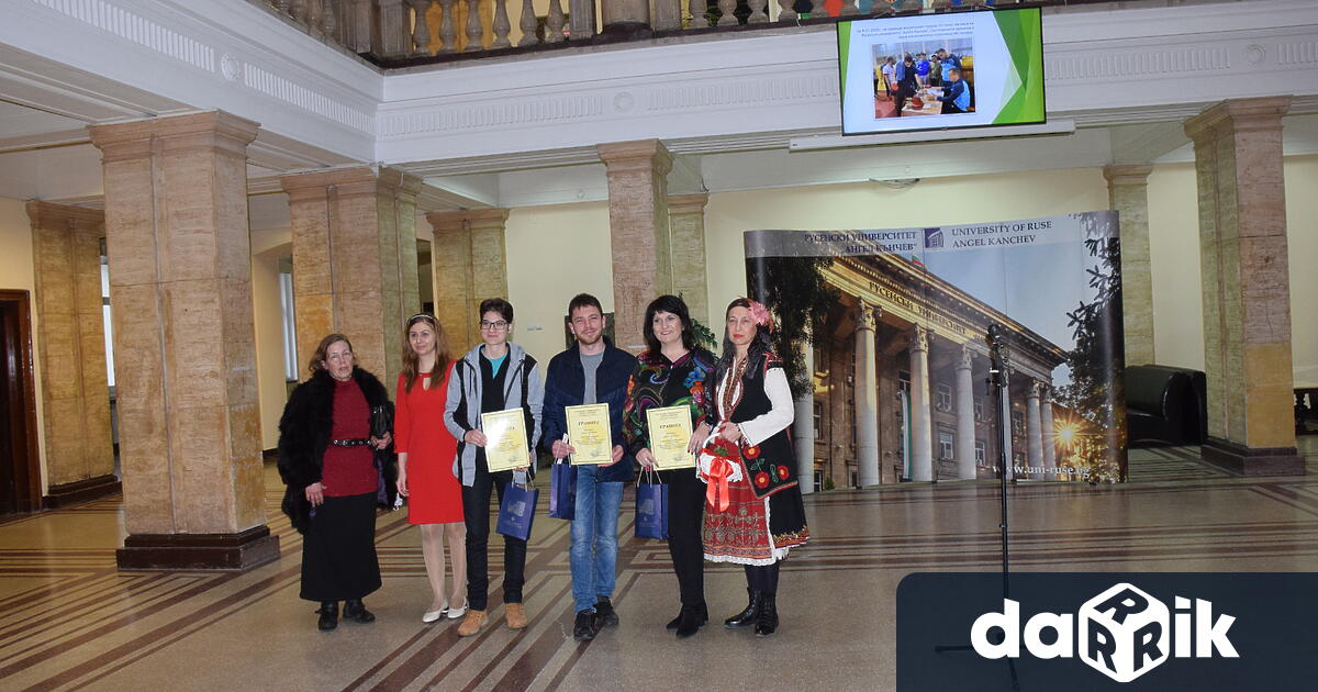 Наградите бяха връчени от акад дтн Христо Белоев който поздрави
