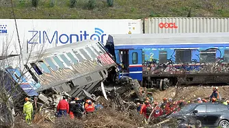 Броят на жертвите на влаковата трагедия в Гърция нарасна до 57