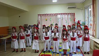 Деца от ДГ „Славей“ с пъстра първомартенска изложба