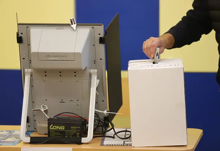 “Алфа Рисърч“: ПП-ДБ и ГЕРБ в битка за първото място, 1/3 от хората няма да гласуват