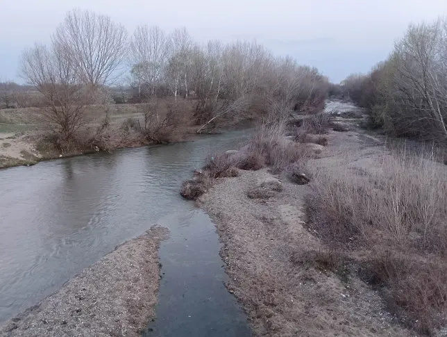 Заради непочистеното корито на река Стряма - в Трилистник очакват ново водно бедствие (снимки)