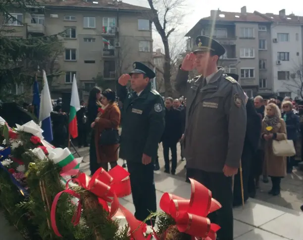 3 март в Бургас: Огънчето на българщината тлее тук 