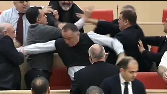 Масов бой в грузинския парламент заради „вдъхновен от Русия“ закон (видео) 