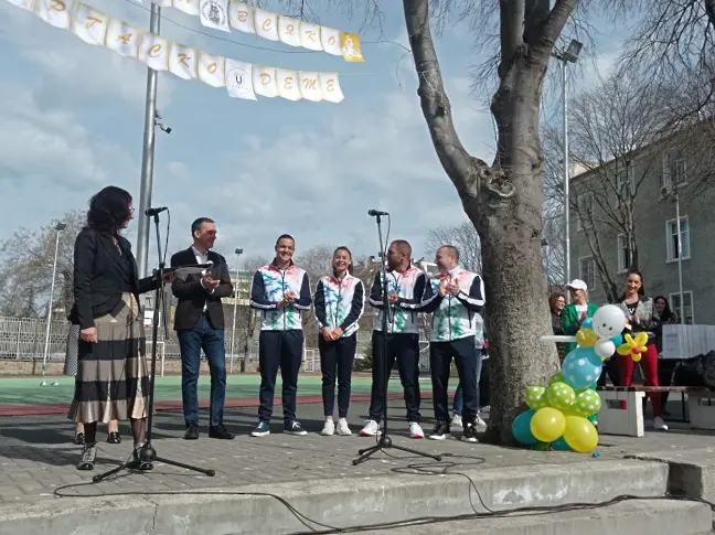 Стотици ученици станаха част от „Спорт за всяко бургаско дете“