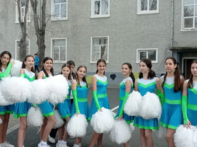 Стотици ученици станаха част от „Спорт за всяко бургаско дете“