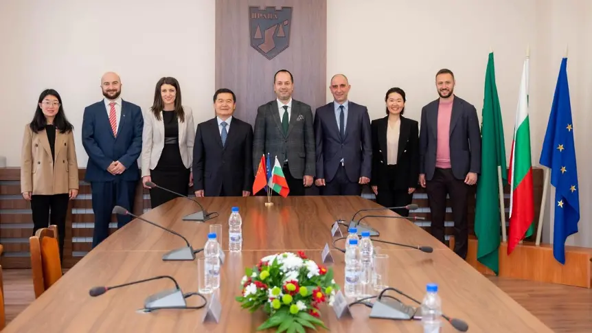 Кметът на Враца обсъди съвместни проекти с посланика на Китай