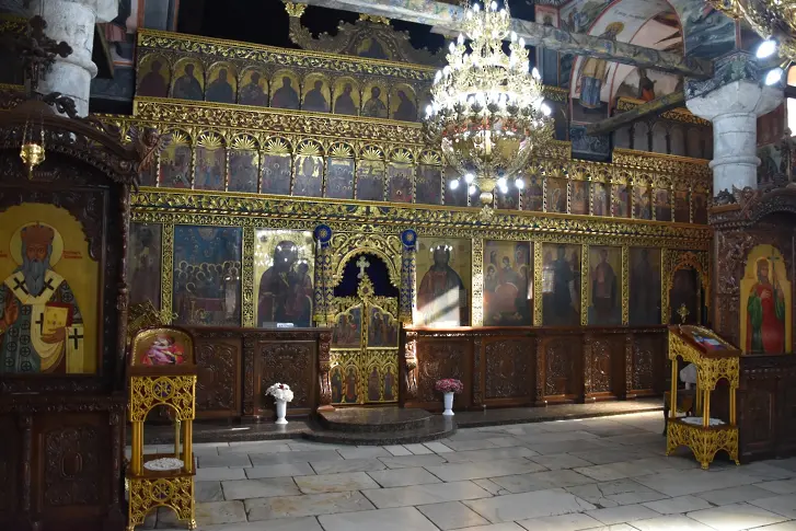 Първата църковна служба на български език е отслужена на 12-ти март в Цариград
