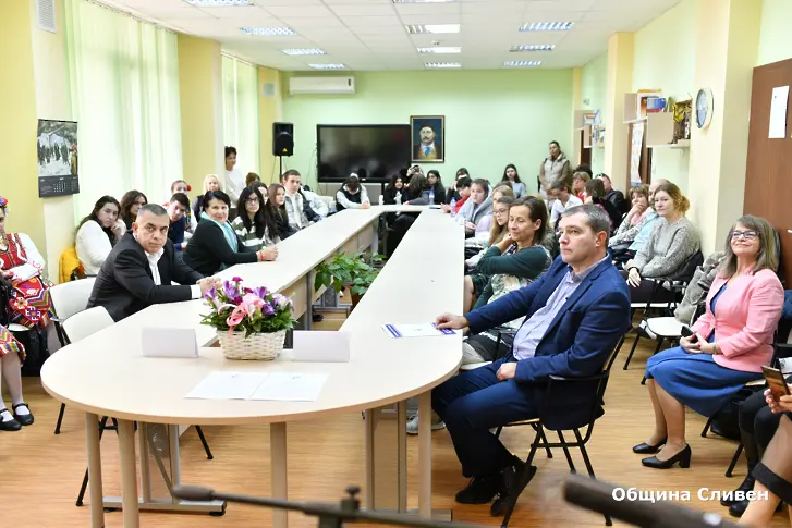 Езиковата гимназия в Сливен с поредна крачка към по-високо качество на подготовка