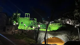 Античният театър в Пловдив грейва в зелен цвят
