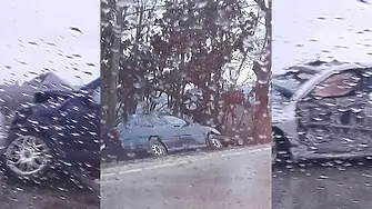 Шофьор с опасност за живота след катастрофа край Варна